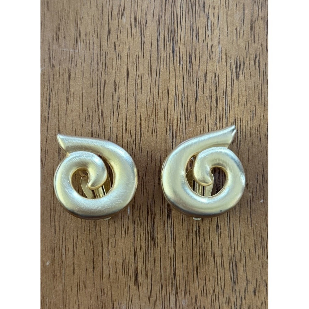 Vintage‎ Givenchy Signed Matte Gold Tone Chunky Clip On Earrings Swirl Rare